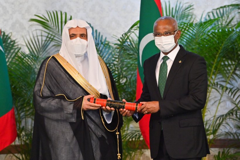 H.E. Dr. Mohammad Alissa received the Order of Honor of the Republic from H.E. President Ibrahim Solih, President of the Republic of Maldives